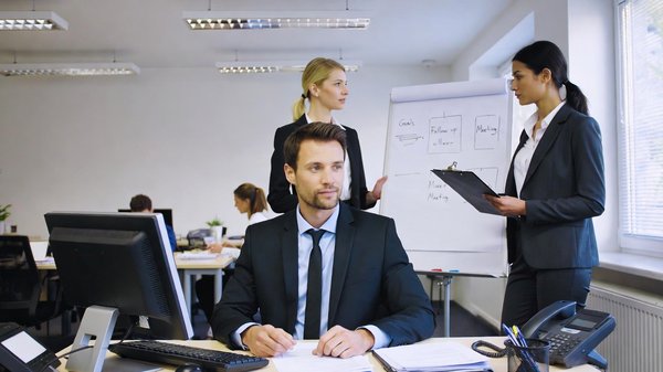 Assurance professionnelle maître nageur : pourquoi est-elle indispensable en 2026